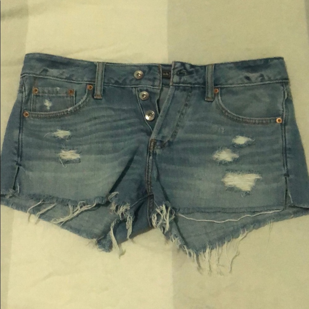 Abercrombie & Fitch ripped highwasted shorts